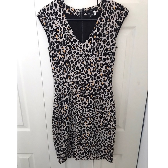 H&M BODYCON LEOPARD DRESS - Picture 3 of 9